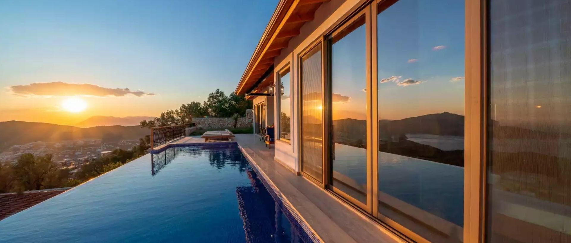 Luxury villa with sunset view in Türkiye - ideal for property investment and management