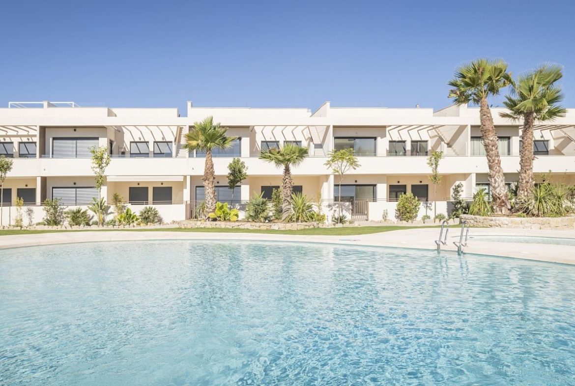 Modern apartments in Costa Blanca for sale near the Mediterranean coast in Spain.