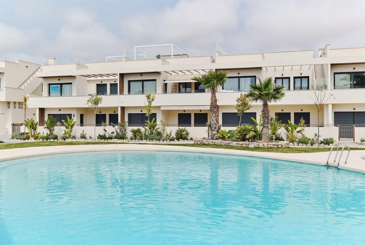 Modern apartments in Costa Blanca for sale near the Mediterranean coast in Spain.