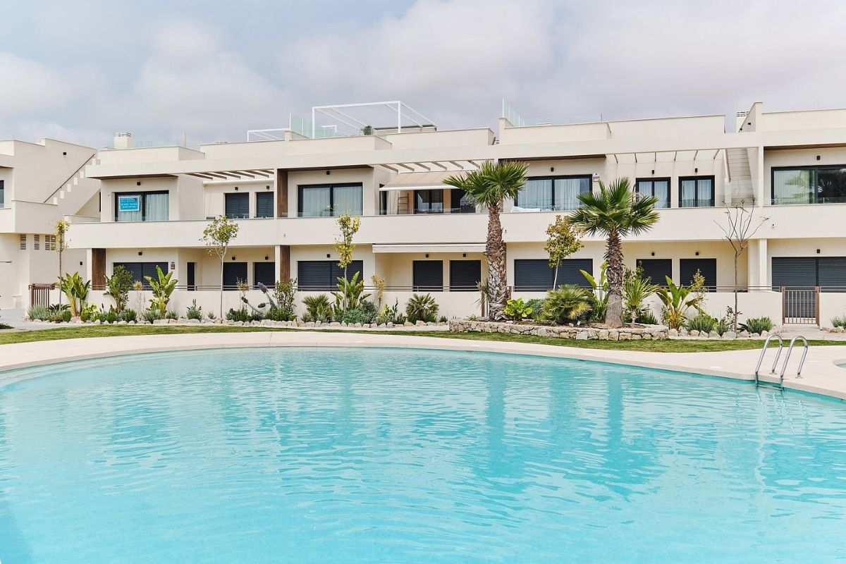 Modern apartments in Costa Blanca for sale near the Mediterranean coast in Spain.