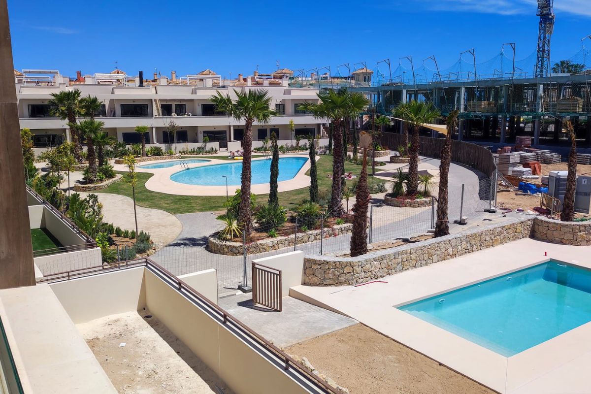Modern apartments in Costa Blanca for sale near the Mediterranean coast in Spain.