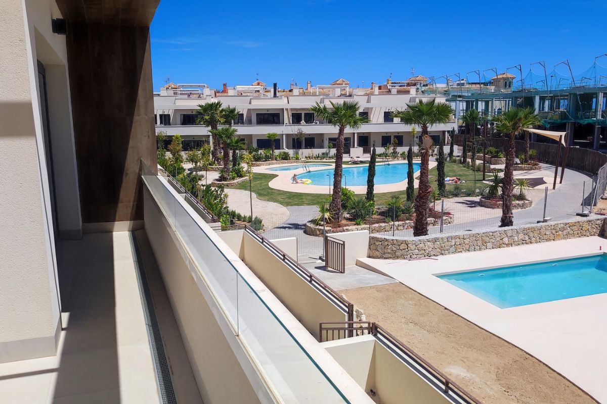 Modern apartments in Costa Blanca for sale near the Mediterranean coast in Spain.