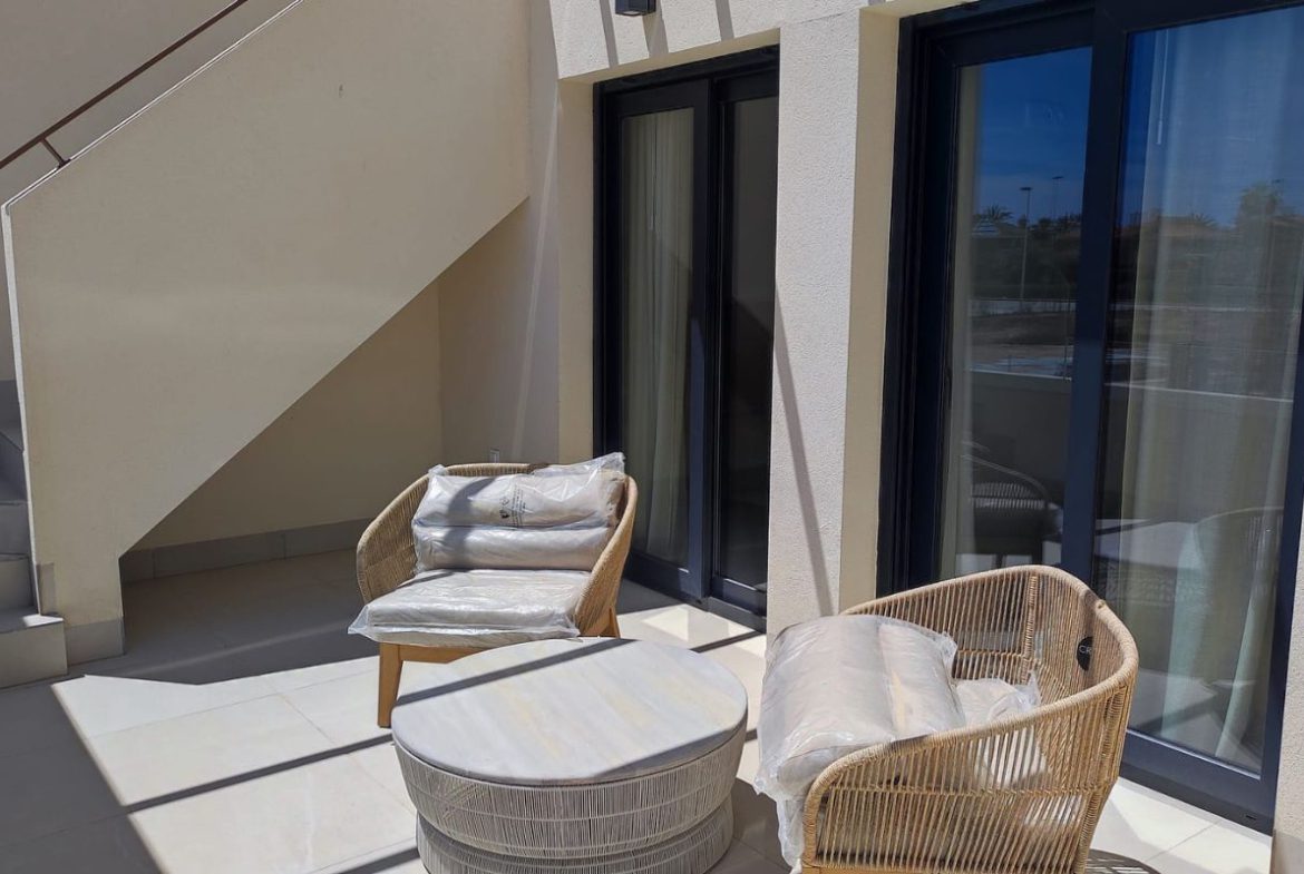 Modern apartments in Costa Blanca for sale near the Mediterranean coast in Spain.