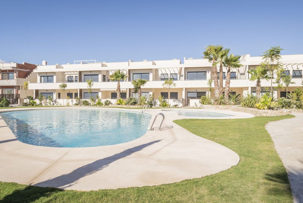 Modern apartments in Costa Blanca for sale near the Mediterranean coast in Spain.