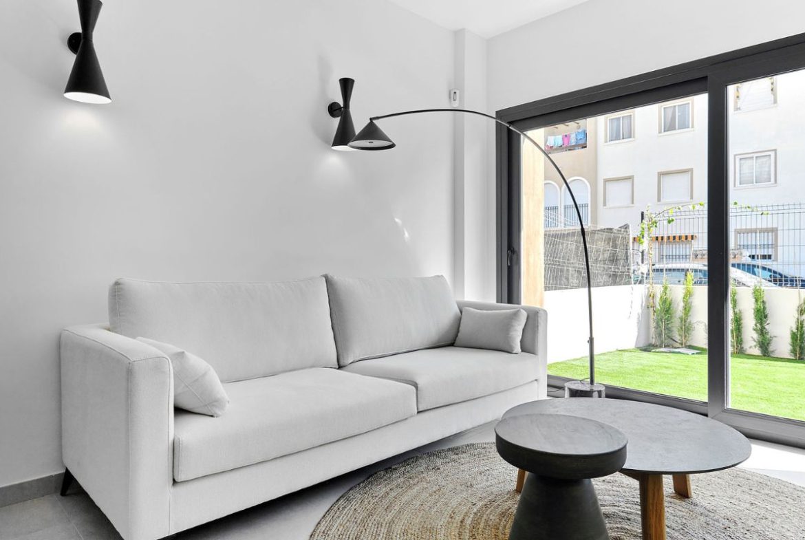 Modern apartments in Costa Blanca for sale near the Mediterranean coast in Spain.