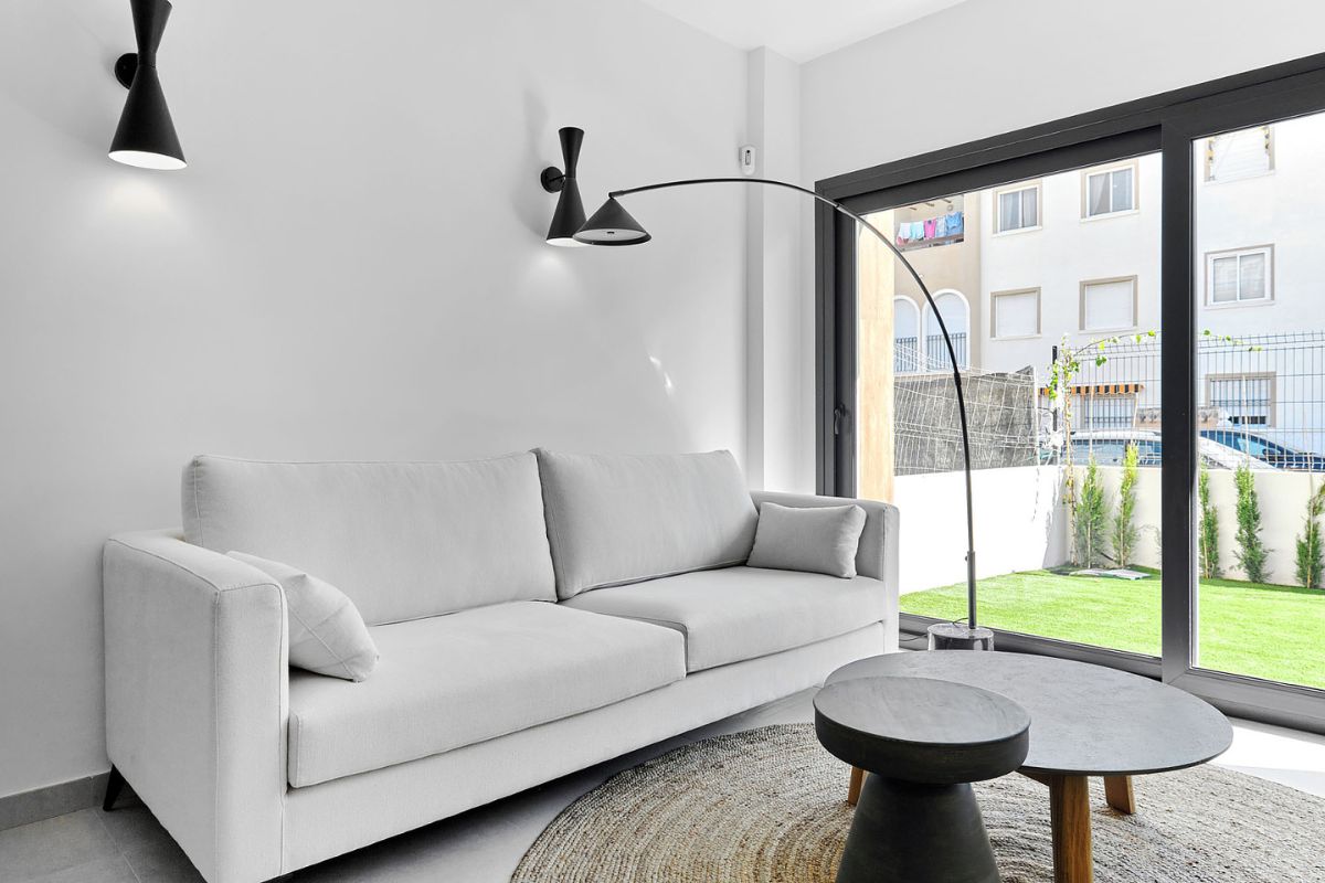 Modern apartments in Costa Blanca for sale near the Mediterranean coast in Spain.