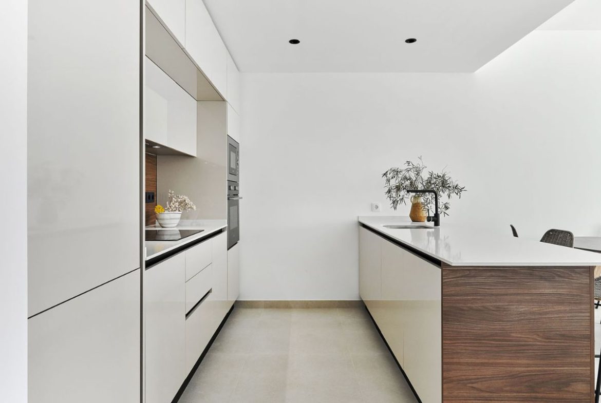 Modern apartments in Costa Blanca for sale near the Mediterranean coast in Spain.