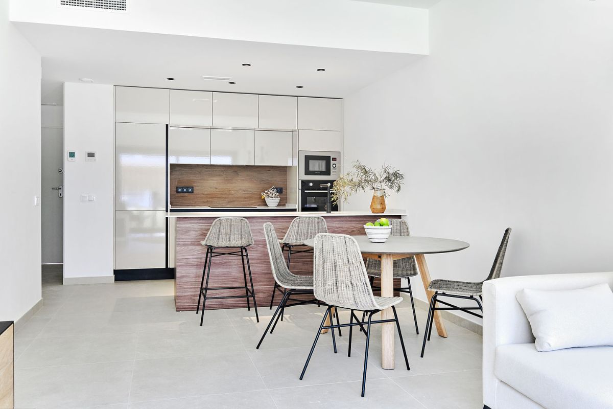Modern apartments in Costa Blanca for sale near the Mediterranean coast in Spain.