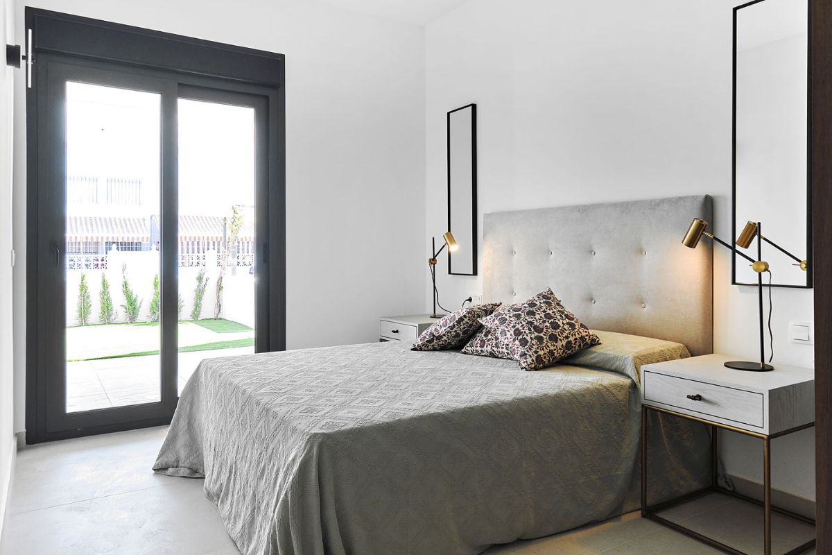 Modern apartments in Costa Blanca for sale near the Mediterranean coast in Spain.