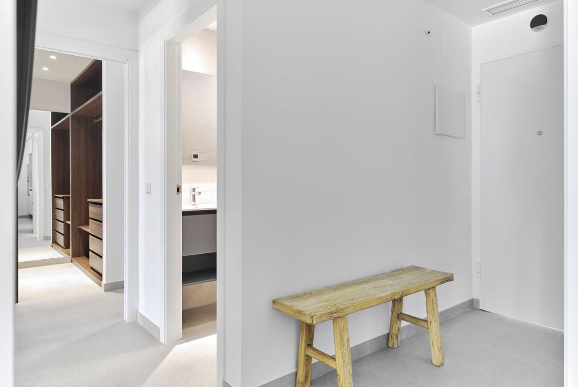Modern apartments in Costa Blanca for sale near the Mediterranean coast in Spain.