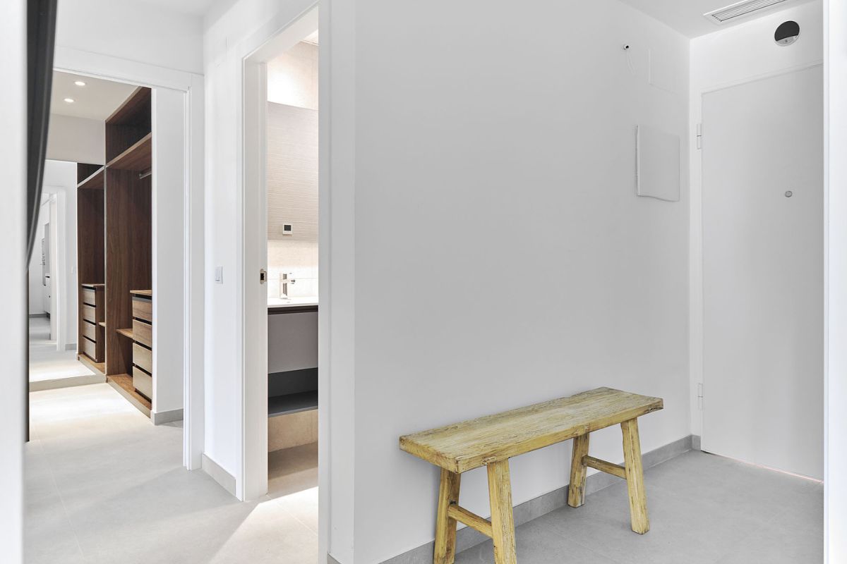 Modern apartments in Costa Blanca for sale near the Mediterranean coast in Spain.