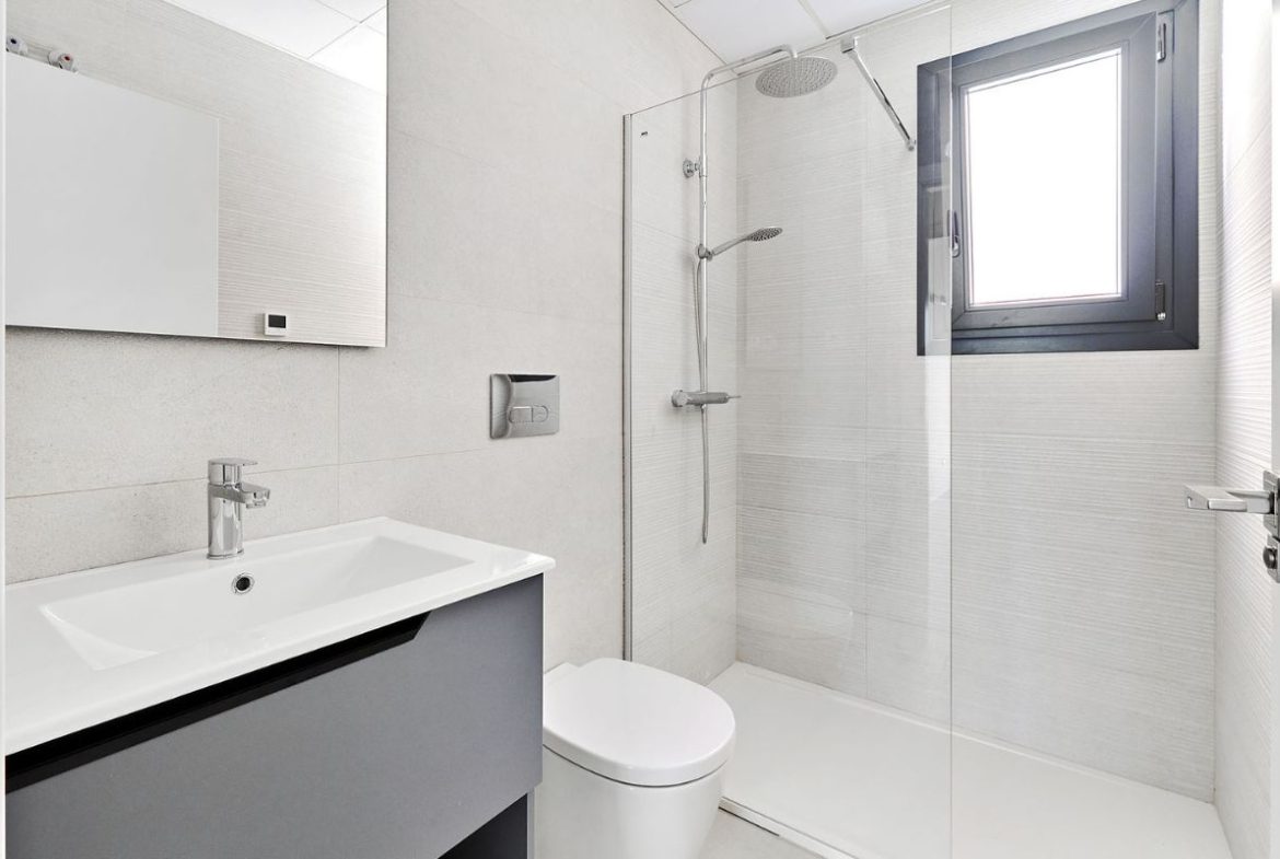 Modern apartments in Costa Blanca for sale near the Mediterranean coast in Spain.