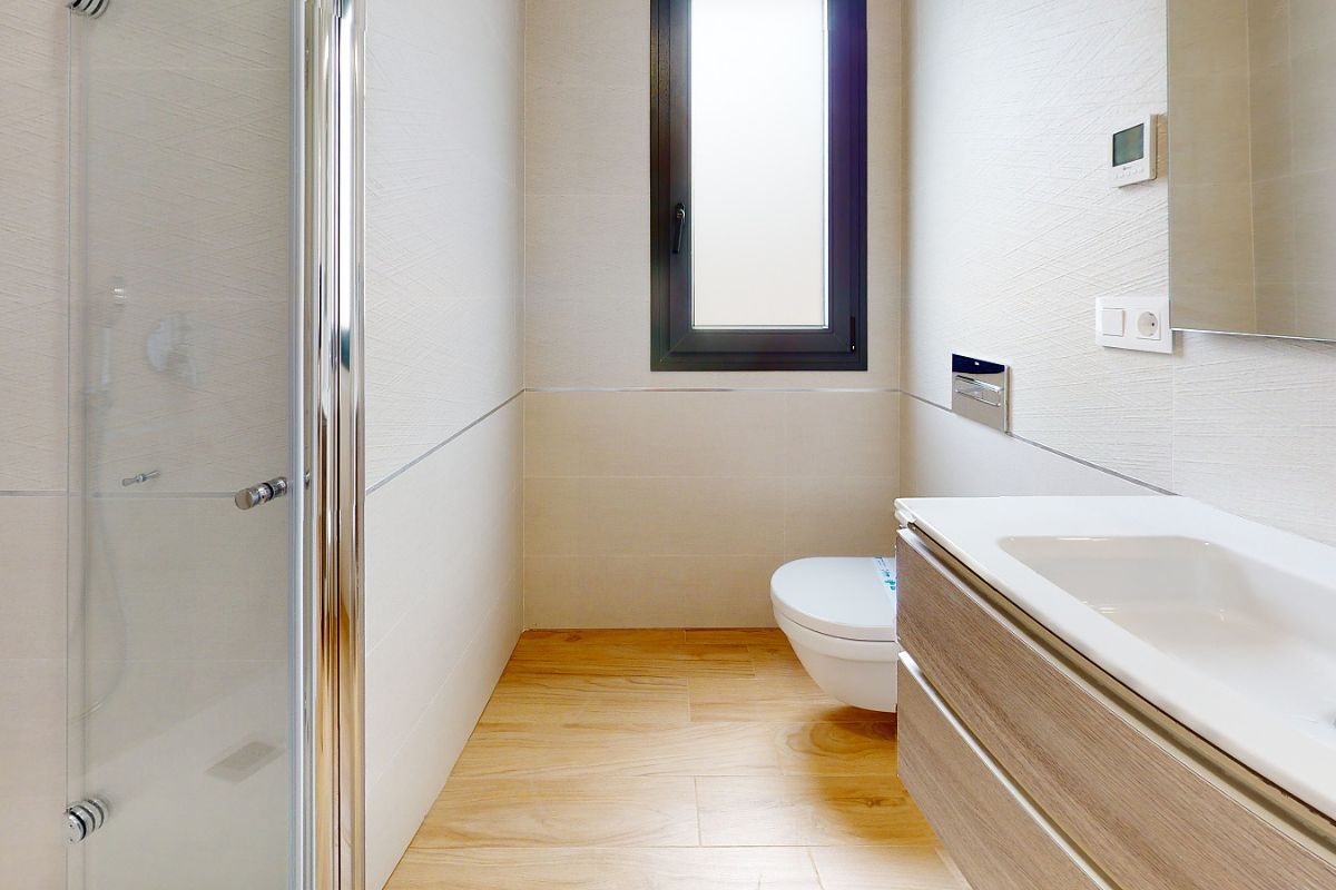 Luxury apartments for sale in Alicante with modern design, spacious interiors, and Mediterranean lifestyle – exterior, interior, and floor plan views