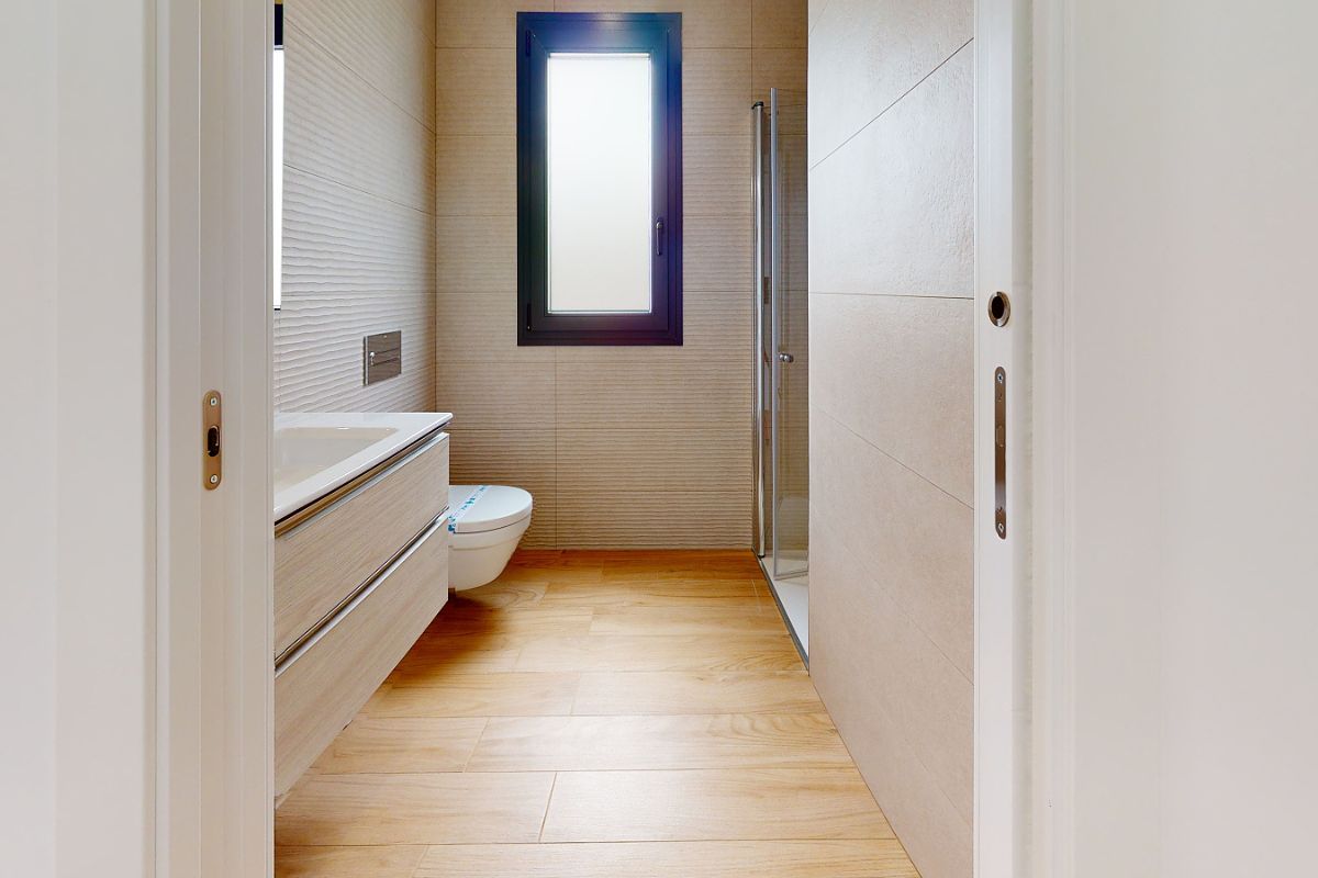 Luxury apartments for sale in Alicante with modern design, spacious interiors, and Mediterranean lifestyle – exterior, interior, and floor plan views
