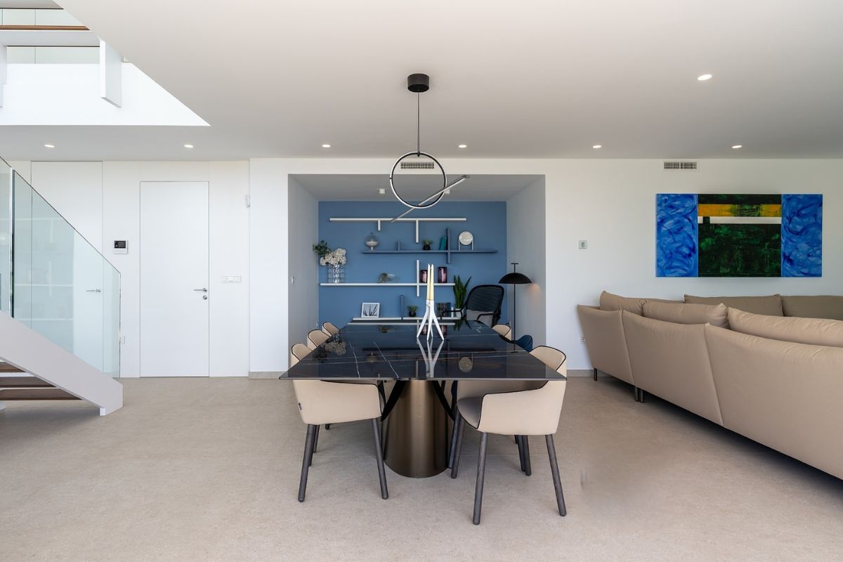 Contemporary sea view villas for sale in Alicante with infinity pools, rooftop terraces, and natural surroundings – interior, exterior, and layout views.