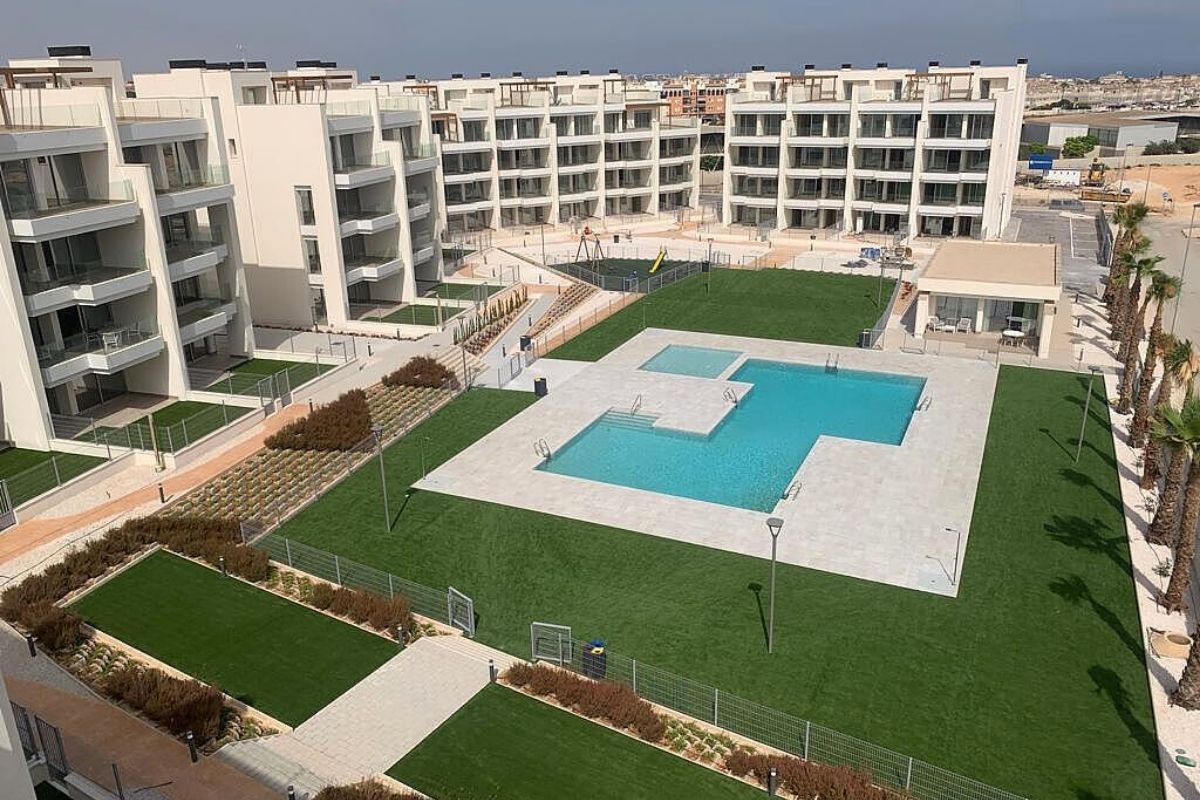 Stylish apartments for sale in Alicante near golf courses and beaches, featuring modern interiors, panoramic balconies, and Mediterranean lifestyle views.