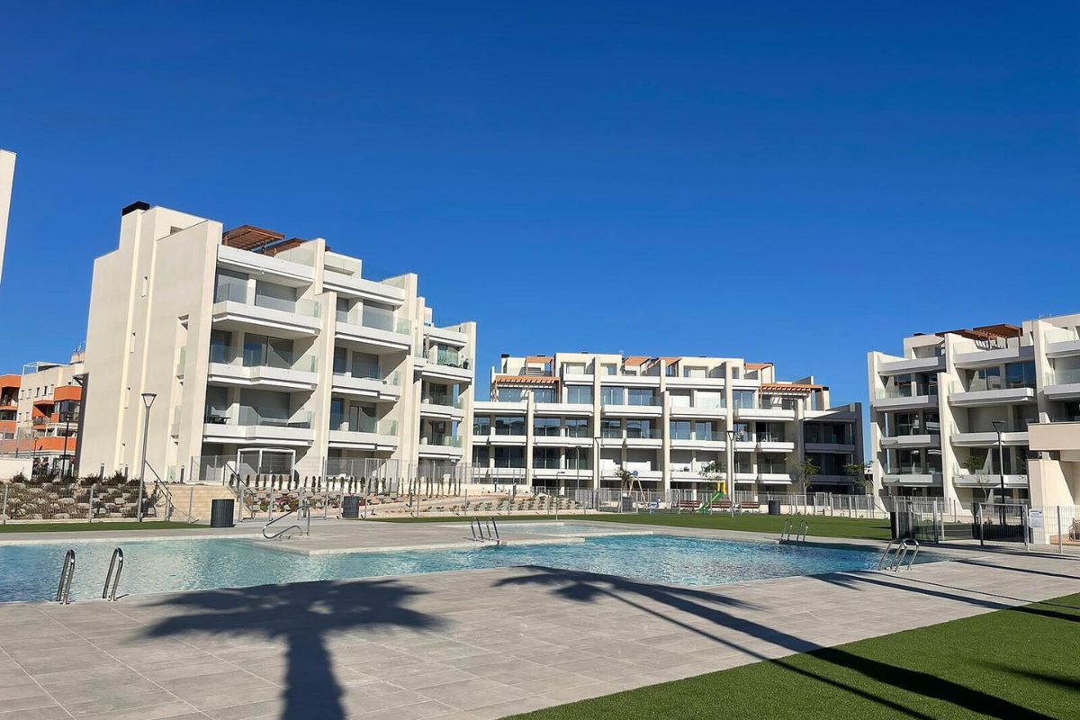 Stylish apartments for sale in Alicante near golf courses and beaches, featuring modern interiors, panoramic balconies, and Mediterranean lifestyle views.