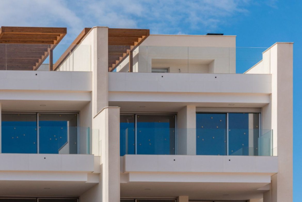 Stylish apartments for sale in Alicante near golf courses and beaches, featuring modern interiors, panoramic balconies, and Mediterranean lifestyle views.