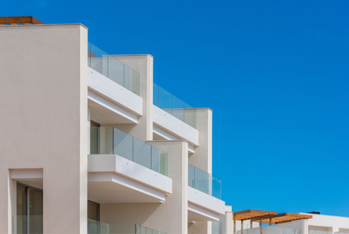 Stylish apartments for sale in Alicante near golf courses and beaches, featuring modern interiors, panoramic balconies, and Mediterranean lifestyle views.