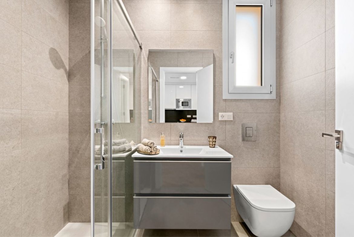Stylish apartments for sale in Alicante near golf courses and beaches, featuring modern interiors, panoramic balconies, and Mediterranean lifestyle views.