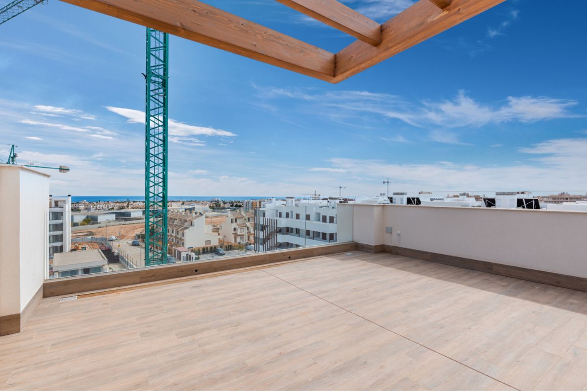 Stylish apartments for sale in Alicante near golf courses and beaches, featuring modern interiors, panoramic balconies, and Mediterranean lifestyle views.